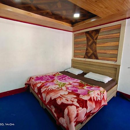 Hotel D Indian Kargil Esterno foto