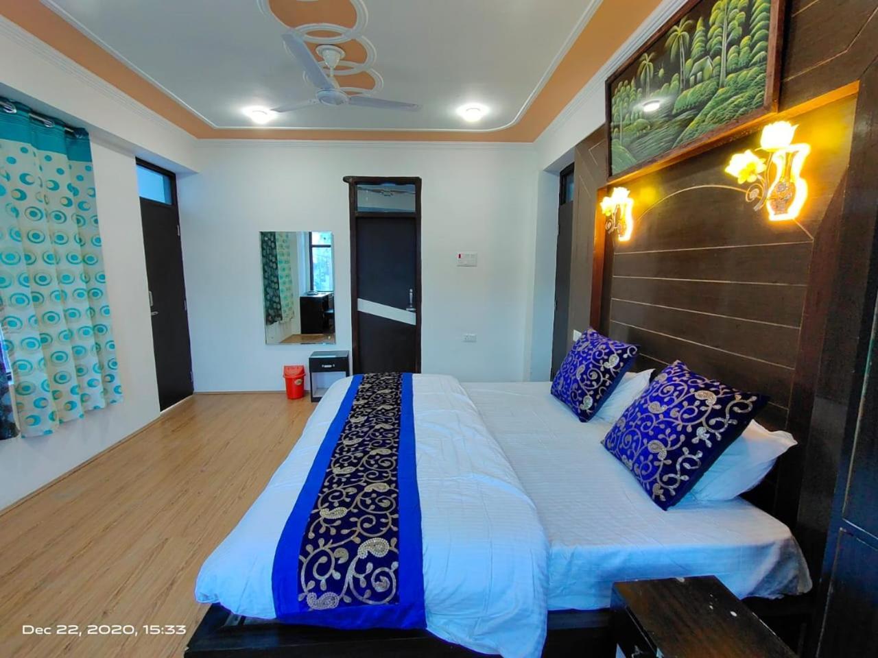 Hotel D Indian Kargil Esterno foto